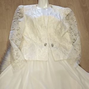 Patra 2 Piece Cream Lace Suit